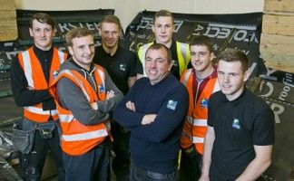 Apprentice trainer with apprentices