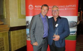 (L-R) Matt Le Tissier and John Chapman, Infallible Systems (contractor of the year award)
