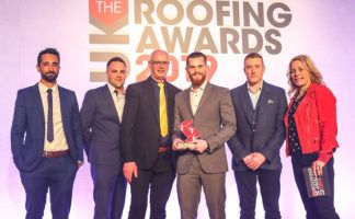 Progressive Systems receiving the award: (L-R) Levi Stephens, Luke Hardware, Brian Mack (EJOT technical manager – category sponsors) James Rayner, Chris Phillips and awards presenter Sarah Beeny.