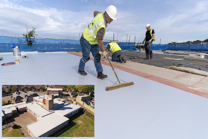 New Elgin primary school had the robust Sarnafil HD system installed to improve thermal performance and prevent vandalism to the roof.