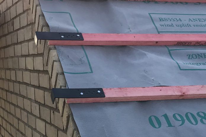 Ubbink’s Dry Verge Batten Bracket design removes the need to replace or extend the existing batten and streamlines the verge fixing process.