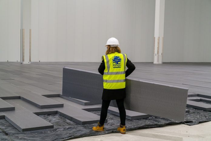In addition to high thermal performance, cold storage facilities require insulation boards with compressive strength capable of handling the dynamic loads caused by constantly flowing traffic