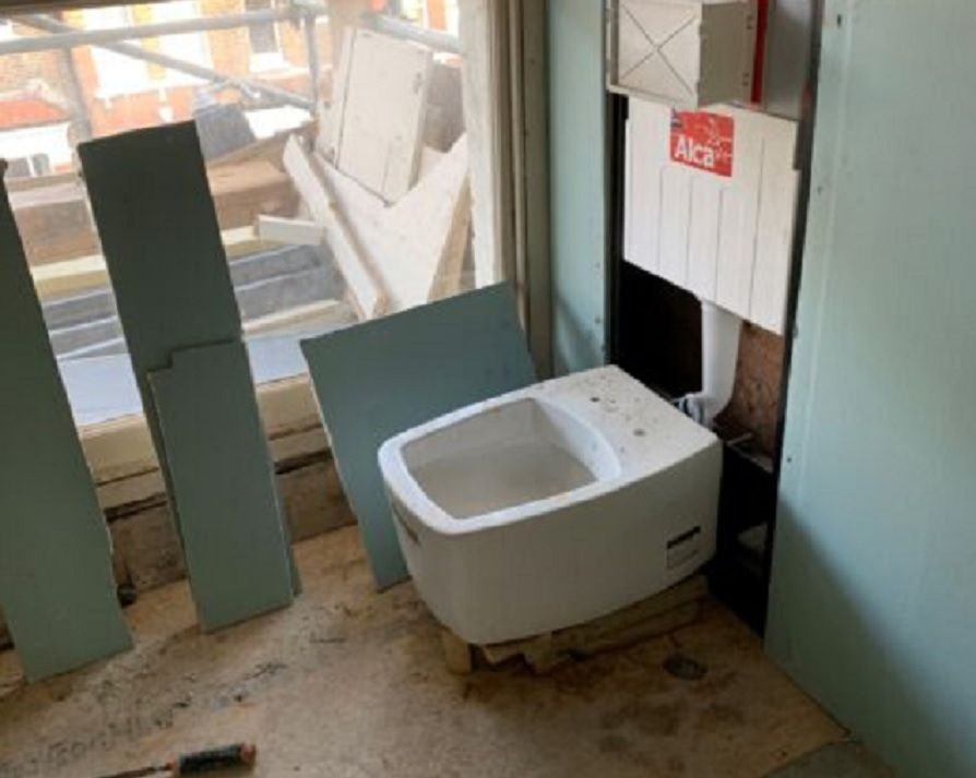 The unusable site toilet. (Source: HSE).