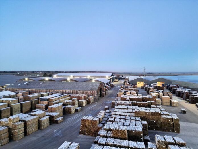 Premier Forest will take on Bitus UK’s warehousing and distribution activities at the Baltic Distribution port-side facility based in Creeksea, Essex.