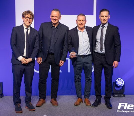 Flex-R wins Fortis Roofing Supplier of the Year award Flex-R