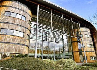 New partnership combines smoke extraction and ventilation into one facade system facade